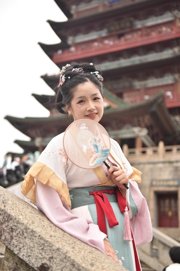 南昌滕王閣“古風(fēng)游”。受訪者供圖