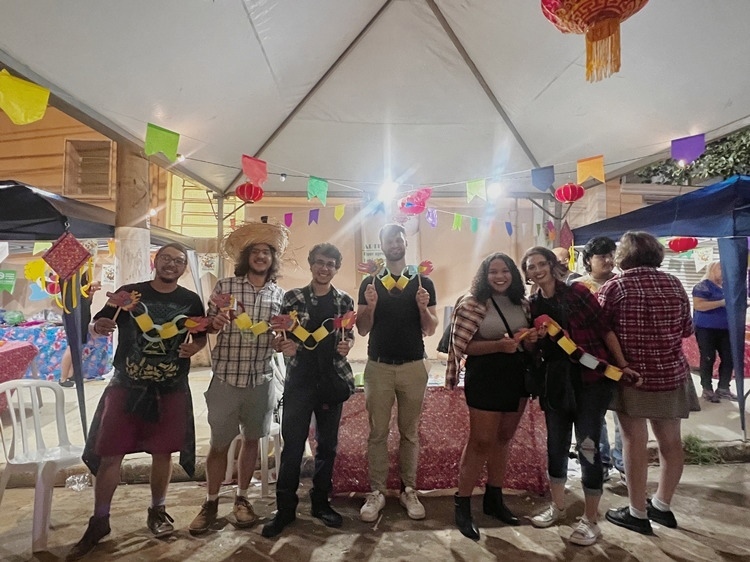 參與者體驗文化碰撞與融合的樂趣。 圣保羅州立大學(xué)孔子學(xué)院供圖