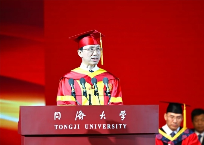 同濟(jì)大學(xué)校長、中國工程院院士鄭慶華