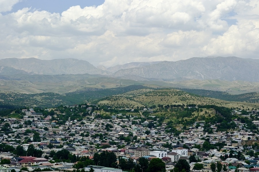 這是2024年6月13日拍攝的塔吉克斯坦首都杜尚別城市風(fēng)光。新華社記者 鄭開君 攝