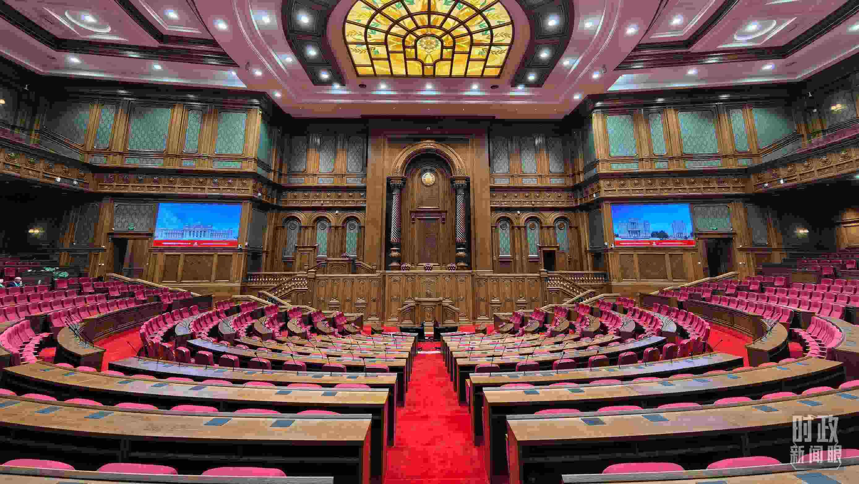 △中方援建塔議會大樓內(nèi)的聯(lián)席議會廳。（總臺央視記者陸泓宇拍攝）