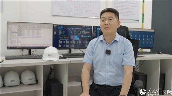 哈薩克斯坦能源投資公司副總經(jīng)理、總工程師張亮在接受人民網(wǎng)記者采訪。 人民網(wǎng)記者 葛泰佚攝