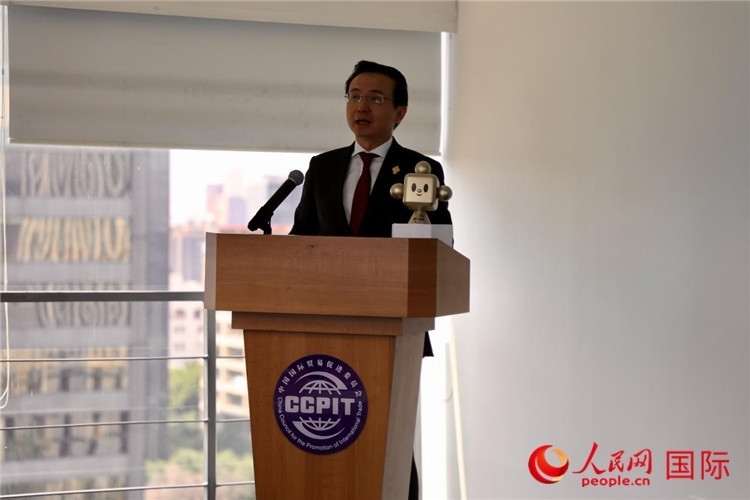 中國駐墨西哥大使張潤發(fā)表講話。人民網(wǎng) 埃內(nèi)斯托·多明戈斯攝