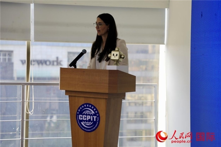 墨西哥外貿(mào)、投資和技術(shù)委員會總經(jīng)理蘇珊娜·杜克發(fā)表講話。人民網(wǎng) 埃內(nèi)斯托·多明戈斯攝