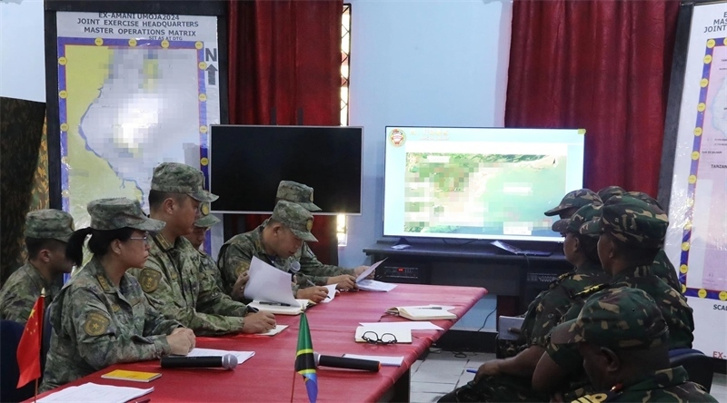 海上指揮所商定細(xì)節(jié)。王福攝