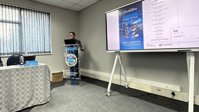 中國(guó)駐南非大使館參贊邱忠義致辭。南中經(jīng)貿(mào)協(xié)會(huì)供圖