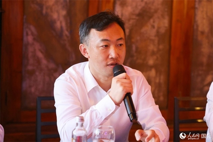 中國駐里約熱內(nèi)盧代總領(lǐng)事王海濤在座談會上致辭。人民網(wǎng)記者 陳海琪攝