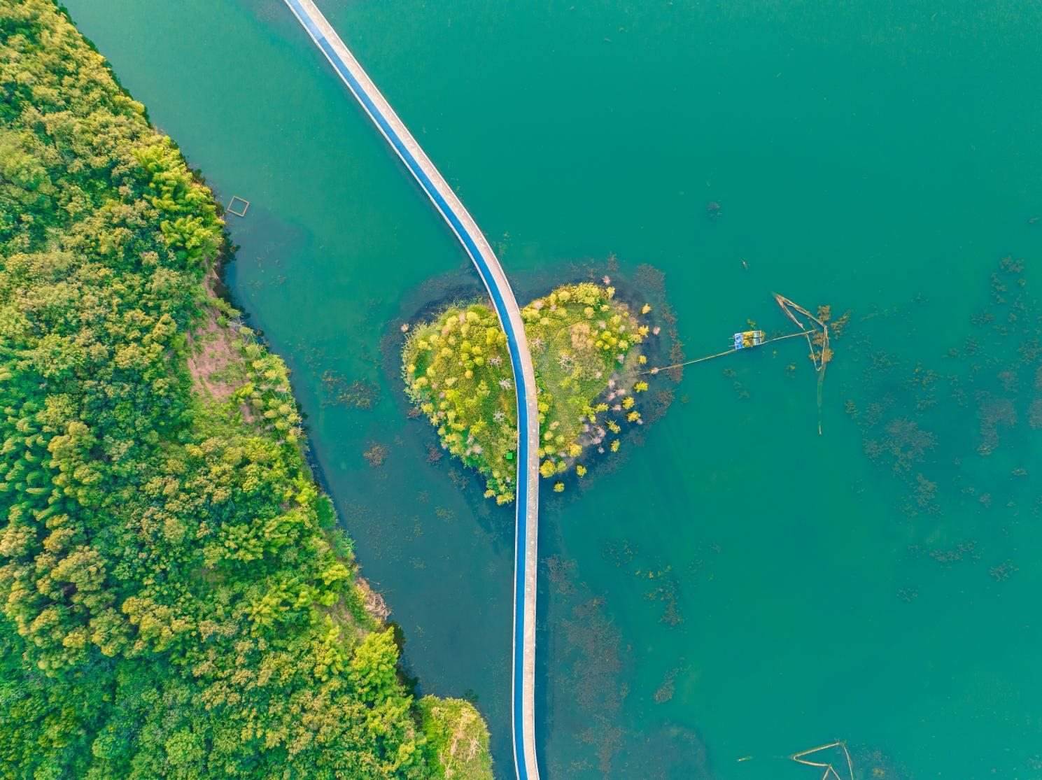 興隆湖棧道。四川天府新區(qū)融媒體中心供圖 攝影：馬驥）