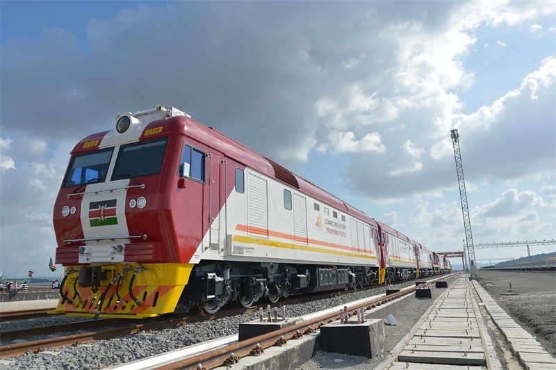 當?shù)貢r間2017年5月30日，肯尼亞蒙巴薩，連接肯尼亞港口城市蒙巴薩和首都內羅畢的蒙內鐵路正式竣工通車。