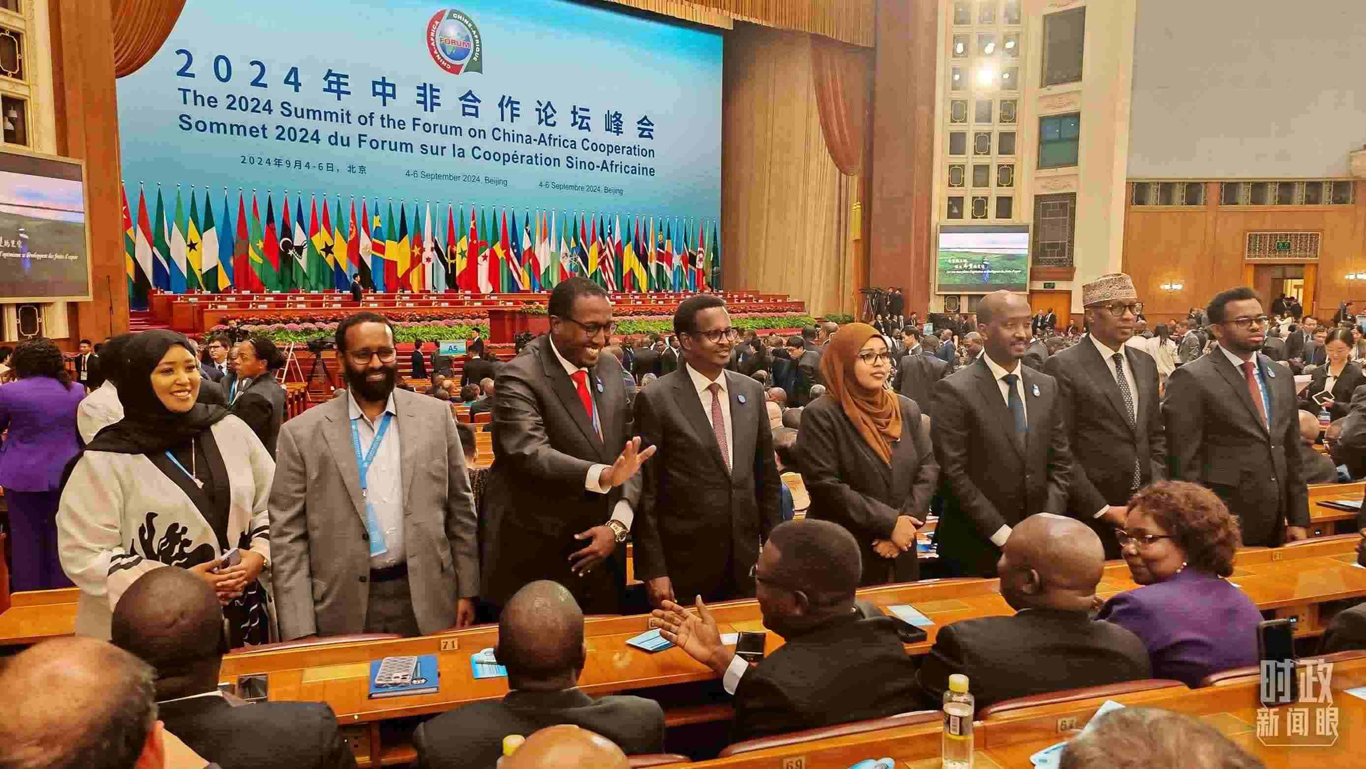  △峰會(huì)搭建溝通的橋梁。（總臺(tái)央視記者鄂介甫、周倜拍攝）