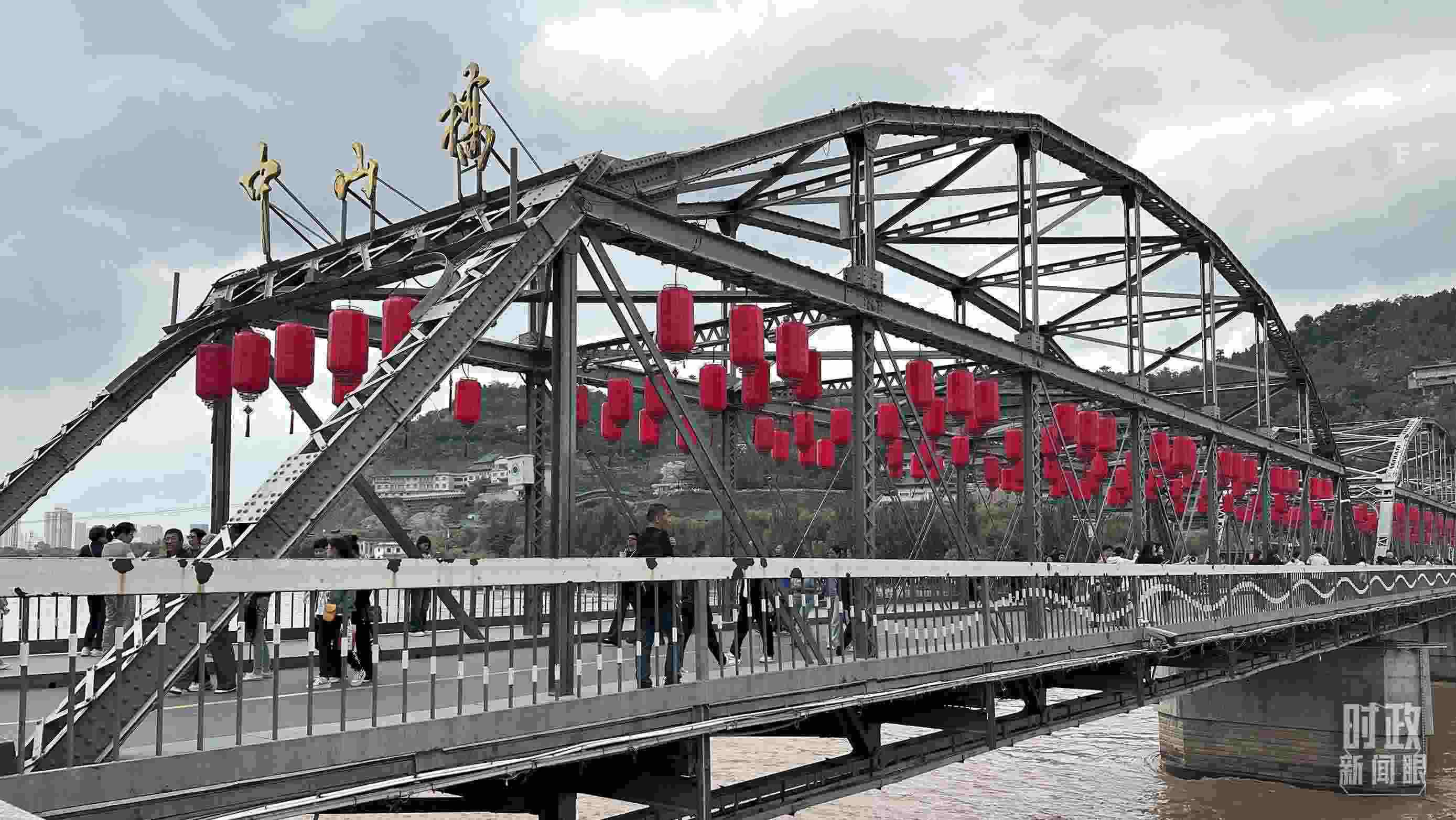 △中山橋。（總臺(tái)央視記者范一鳴、覃思拍攝）