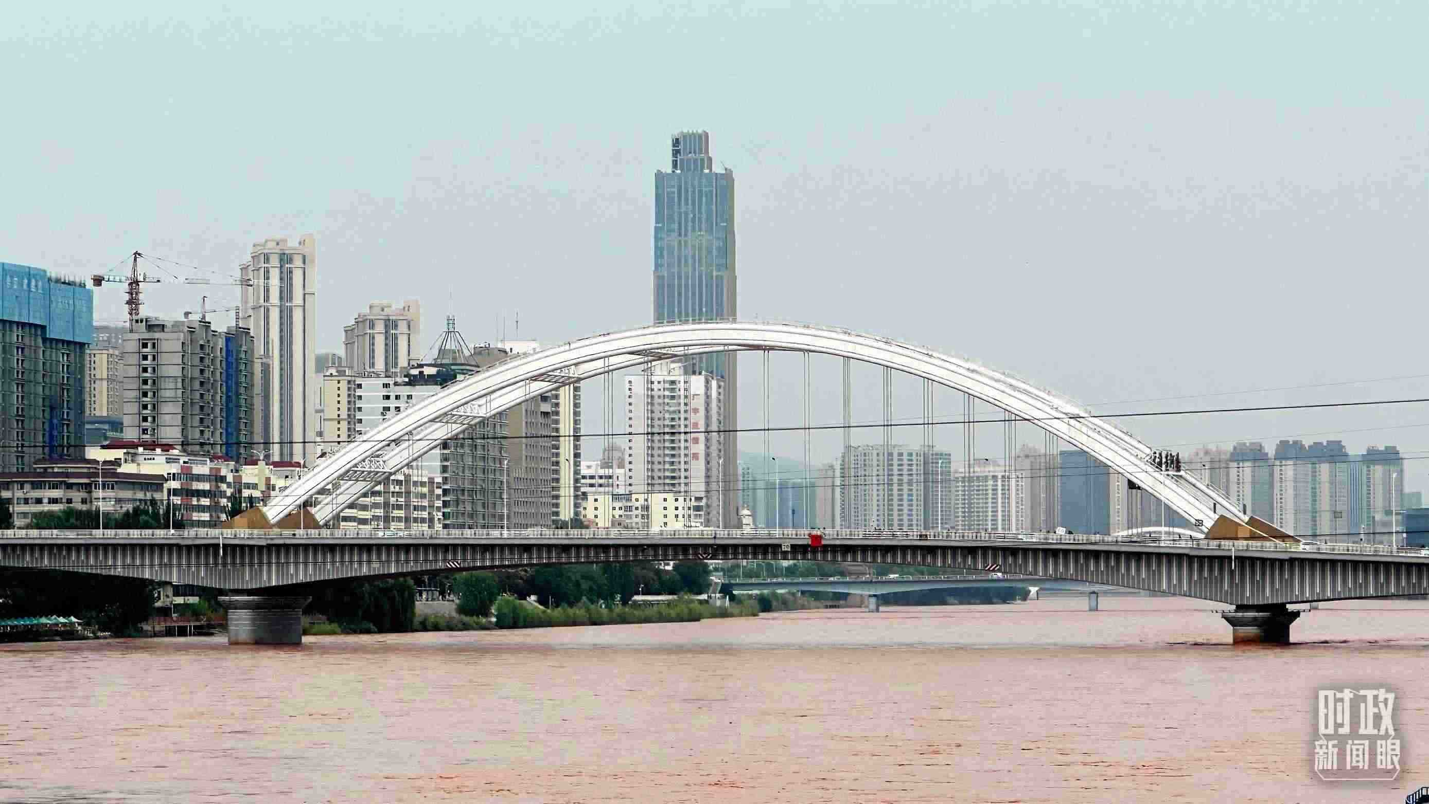 △黃河蘭州段。（總臺(tái)央視記者范一鳴拍攝）