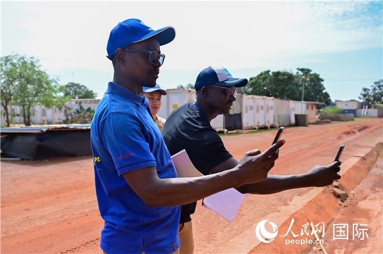 圖6 檢查組拍攝優(yōu)秀做法。謝坤攝