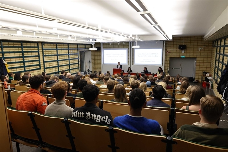 中國(guó)駐瑞典大使崔愛(ài)民訪問(wèn)烏普薩拉大學(xué)并發(fā)表演講。中國(guó)駐瑞典大使館供圖