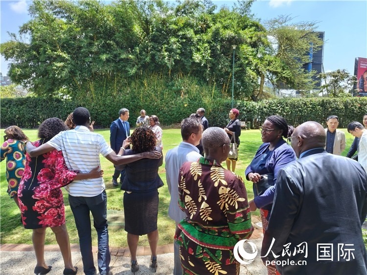 與會(huì)嘉賓在交流。陳哲攝