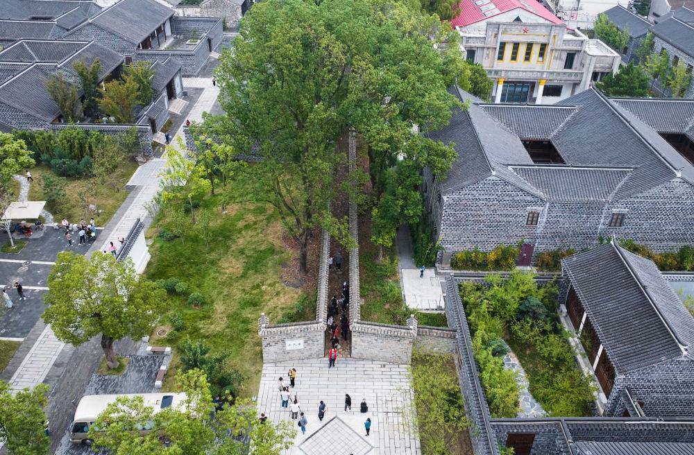 ↑位于安徽省桐城市的六尺巷。