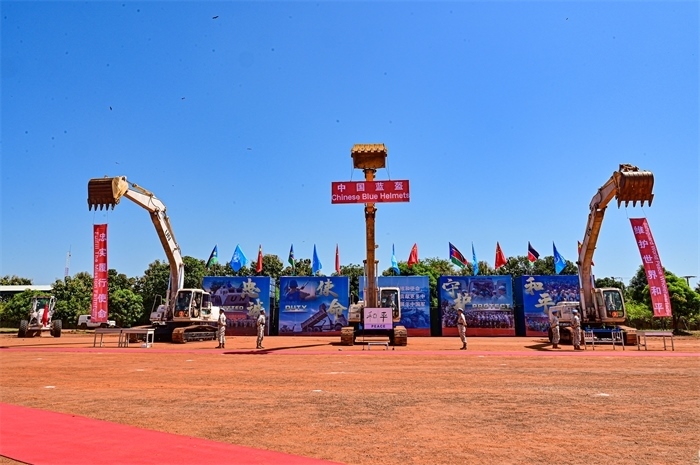 工程機械特技展示。王軍杰攝