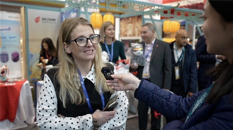 英格蘭約克旅游局局長(zhǎng)薩曼莎·亨特接受采訪。 吳若鳴攝