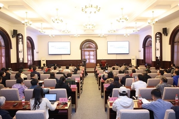 “杰出少年示范數(shù)學(xué)班”開班儀式現(xiàn)場。校方供圖