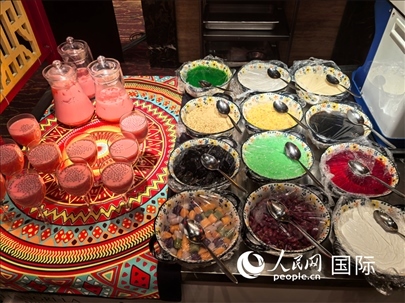 馬來西亞美食節(jié)現(xiàn)場準備的美食。人民網 楊春燕攝