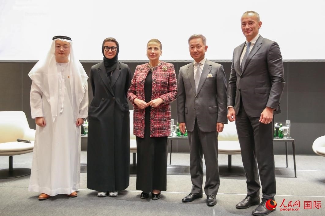 部分與會嘉賓合影。人民網(wǎng) 塔里克·易卜拉欣攝