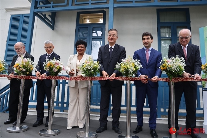 活動上，中巴嘉賓共同為“茶緣·中巴友誼園”剪彩，標(biāo)志著中巴友誼園中“茶之道”展覽正式開幕。人民網(wǎng)記者 張志文攝