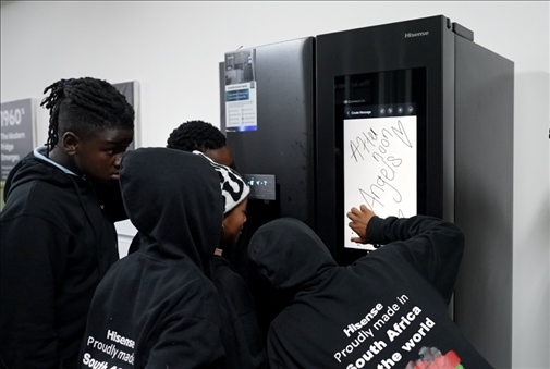 海信智能冰箱吸引南非人。海信南非公司供圖