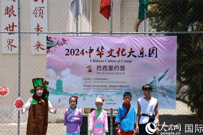 話劇《司馬光砸缸》演繹了中國家喻戶曉的兒童故事。人民網(wǎng)記者 陳海琪攝