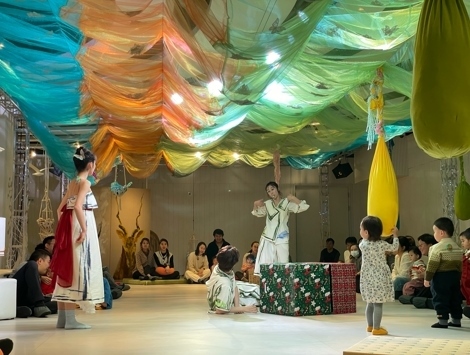 《Momoda新春嘉年華·音樂(lè)會(huì)》劇目表演。人民網(wǎng)記者 劉凡攝