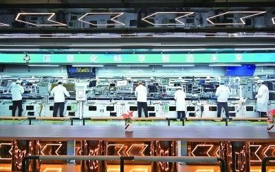 山東青島一家企業(yè)的生產車間。新華社發(fā)