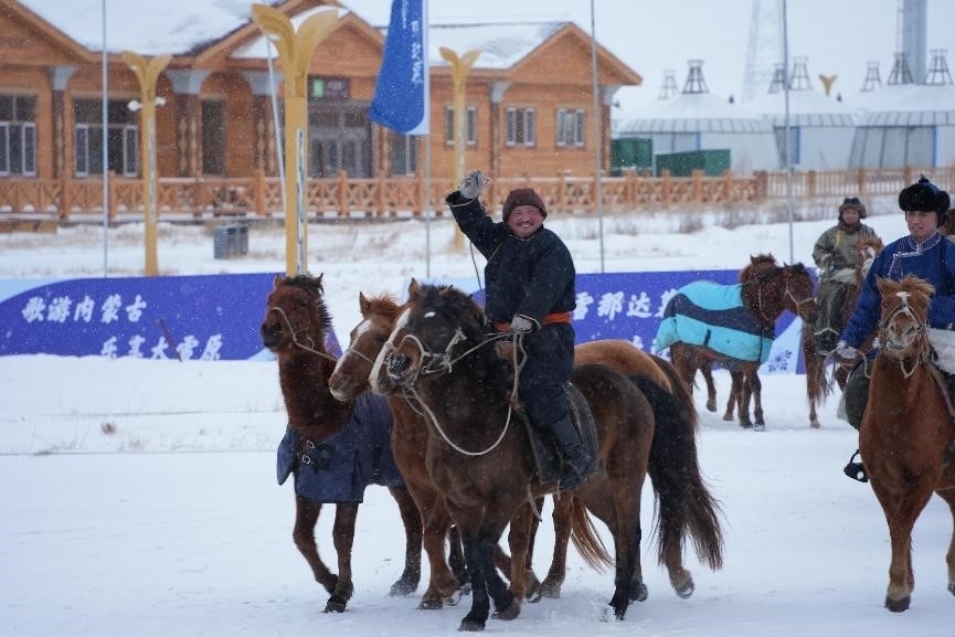 呼倫貝爾冰雪那達慕。人民網(wǎng)記者 趙夢月攝