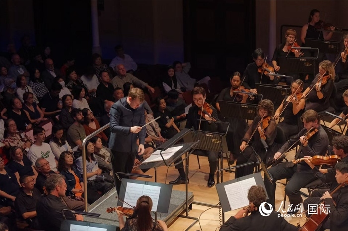 奧克蘭市政廳《空海》交響曲演出現(xiàn)場(chǎng)。張波若攝