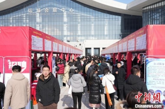 圖為招聘活動現(xiàn)場。 解凱光 攝