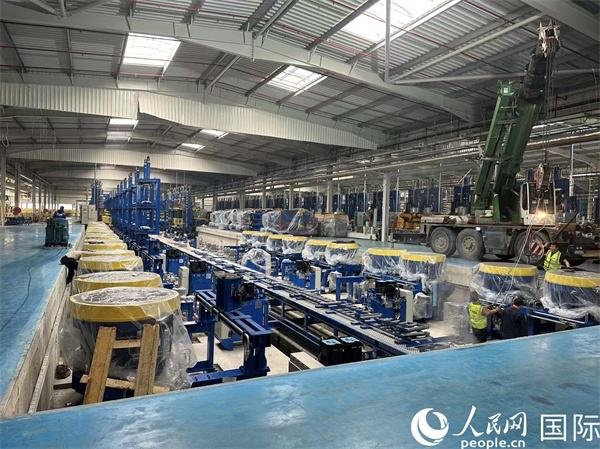 森麒麟輪胎在科技城的工廠車間。人民網(wǎng)記者 黃培昭攝