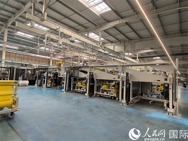 森麒麟在科技城的工廠內(nèi)部。人民網(wǎng)記者 黃培昭攝