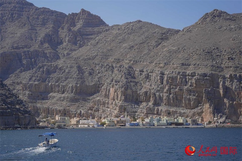 遠(yuǎn)眺庫姆扎爾村。人民網(wǎng) 塔里克·易卜拉欣攝