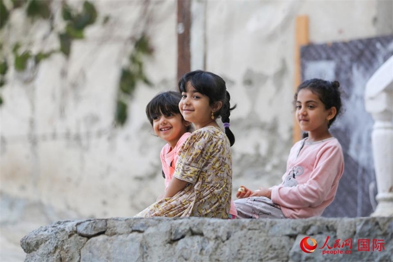 庫姆扎爾村的兒童。人民網(wǎng) 塔里克·易卜拉欣攝