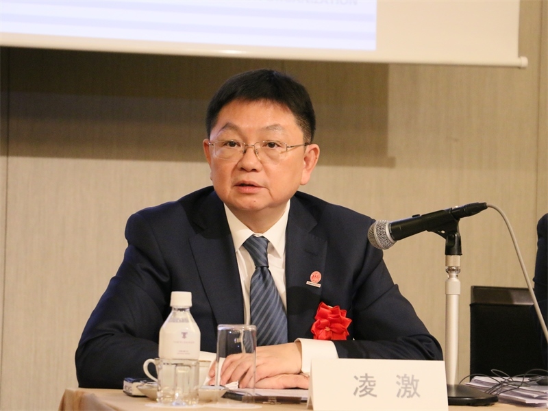 商務(wù)部副部長(zhǎng)兼國(guó)際貿(mào)易談判副代表凌激致辭。人民網(wǎng) 許可攝