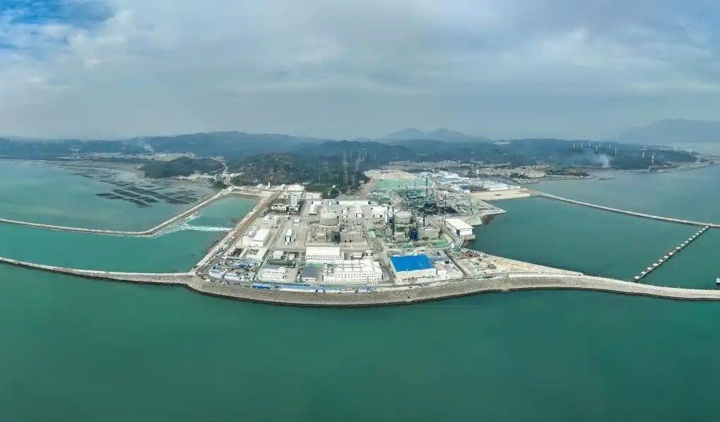 △2025年1月1日0時(shí)17分，經(jīng)過(guò)168小時(shí)滿功率連續(xù)運(yùn)行考核，漳州核電1號(hào)機(jī)組正式投入商業(yè)運(yùn)行。