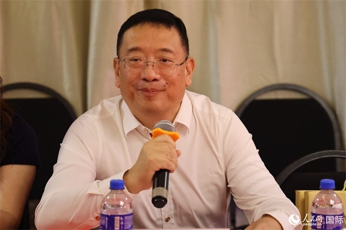 巴西文協(xié)主席上官建峰在座談會(huì)上致辭。人民網(wǎng)記者 陳海琪攝