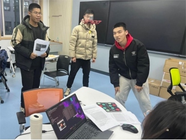 智能無(wú)人系統(tǒng)“做中悟”高階項(xiàng)目式課程。校方供圖