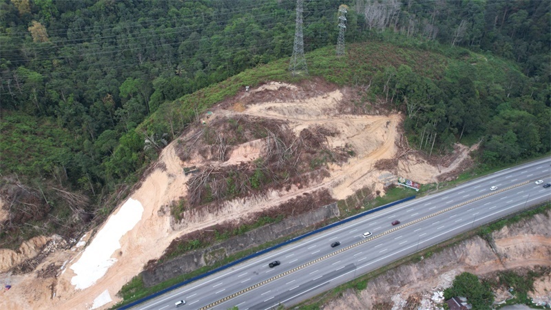 圖為施工現(xiàn)場(chǎng)。 鄧騰亮攝