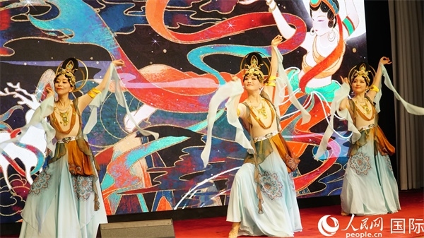 敦煌舞蹈表演。人民網(wǎng) 蔣曉辰攝