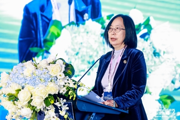 中國高等教育學會學術咨詢發(fā)展委員會委員、中國高等教育學會原副秘書長、《中國高教研究》主編王小梅。