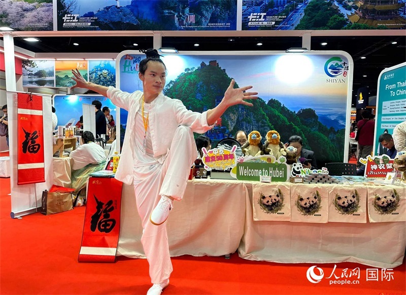 中國武當功夫走進東南亞，以精湛的武藝和飄逸的身姿詮釋中國武術(shù)的精髓。人民網(wǎng)記者 簡承淵攝