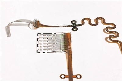 新開發(fā)的ABI旨在輕柔地貼合腦組織，提高信號精度和患者舒適度。圖片來源：瑞士洛桑聯(lián)邦理工學(xué)院