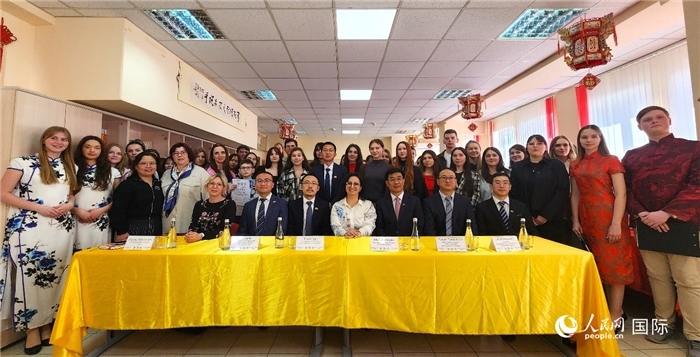 參加中文翻譯比賽全體人員合影。人民網(wǎng)記者 蔡子暢攝