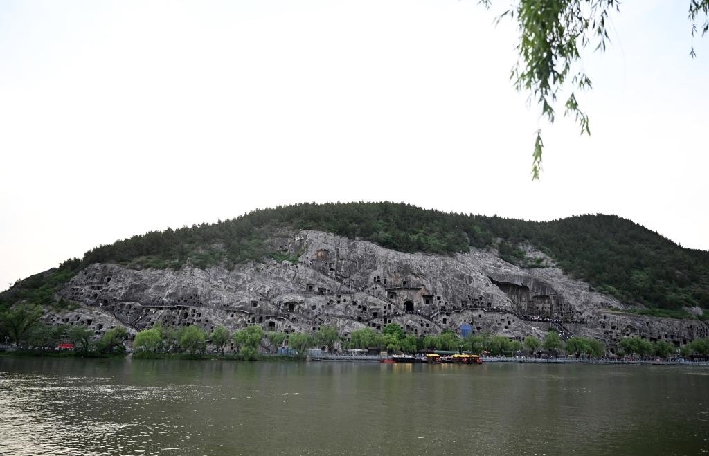 這是近日拍攝的洛陽龍門石窟。新華社記者 李嘉南 攝