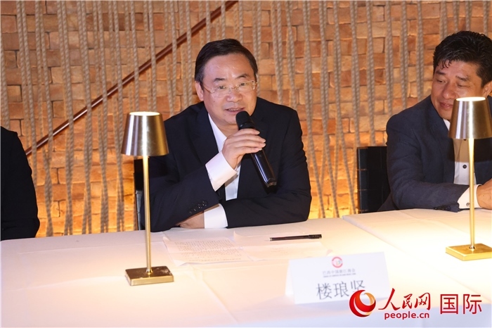 浙江省麗水市海外聯(lián)誼會會長樓瑯堅(jiān)在座談會上致辭。 人民網(wǎng)記者 時(shí)元皓攝