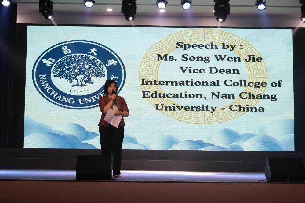 宋文杰致辭。哈山努丁大學(xué)孔子學(xué)院供圖